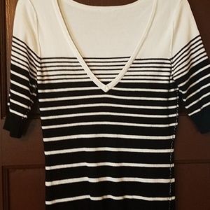 Short sleeve sweater